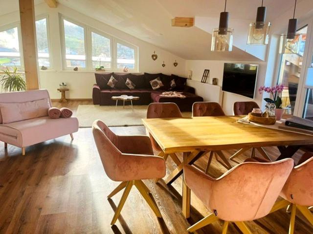 הלבלך 23 Neu Erbaute Ferienwohnung Mit Schloss- Und Panoramablick מראה חיצוני תמונה